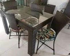 Conjunto de mesa em fibras sintéticas 