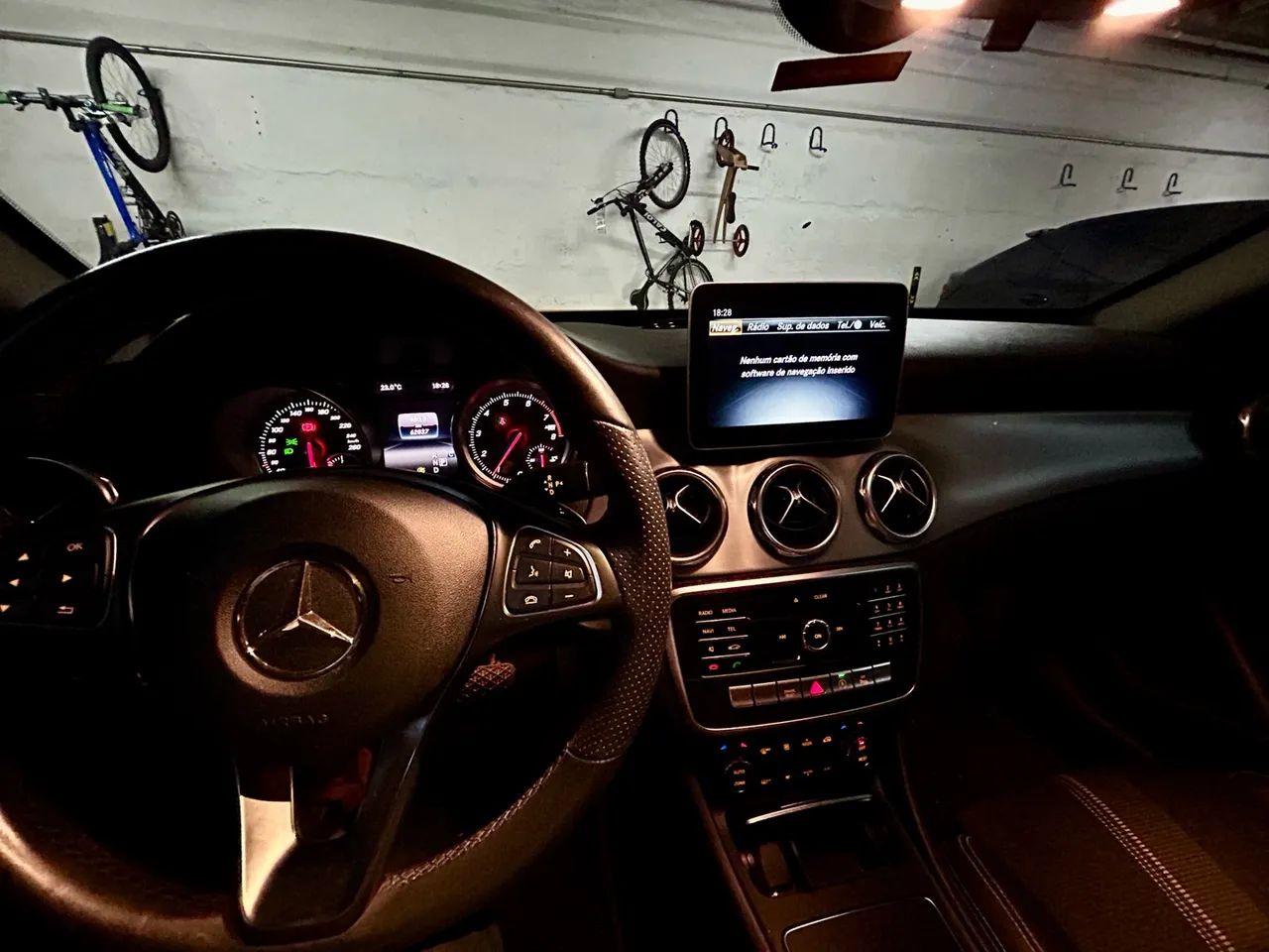 Mercedes-Benz GLA 200 Adv. 1.6/1.6 TB 16V Flex Aut., foto 9 de 11