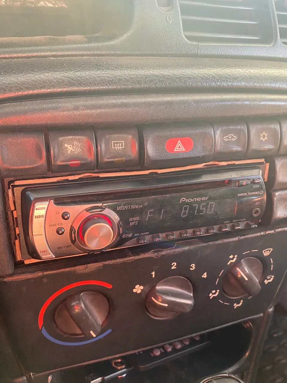 Vendo ou troco toca cd pioneer relíquia saída sub - Foto 2