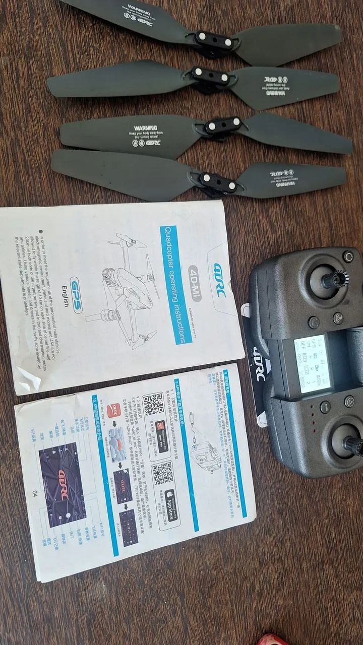 Radio Controle e Hélices para Drone 4DRC M1 