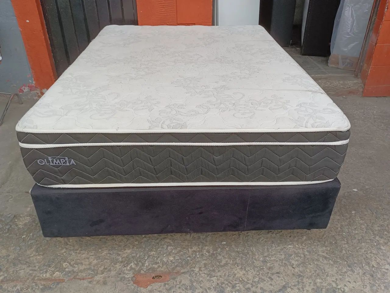 Conjunto Box Colchão Molas Paropas Extrapedic Olímpia + Base Crc Suede Black Semi Nova ! - Foto 4
