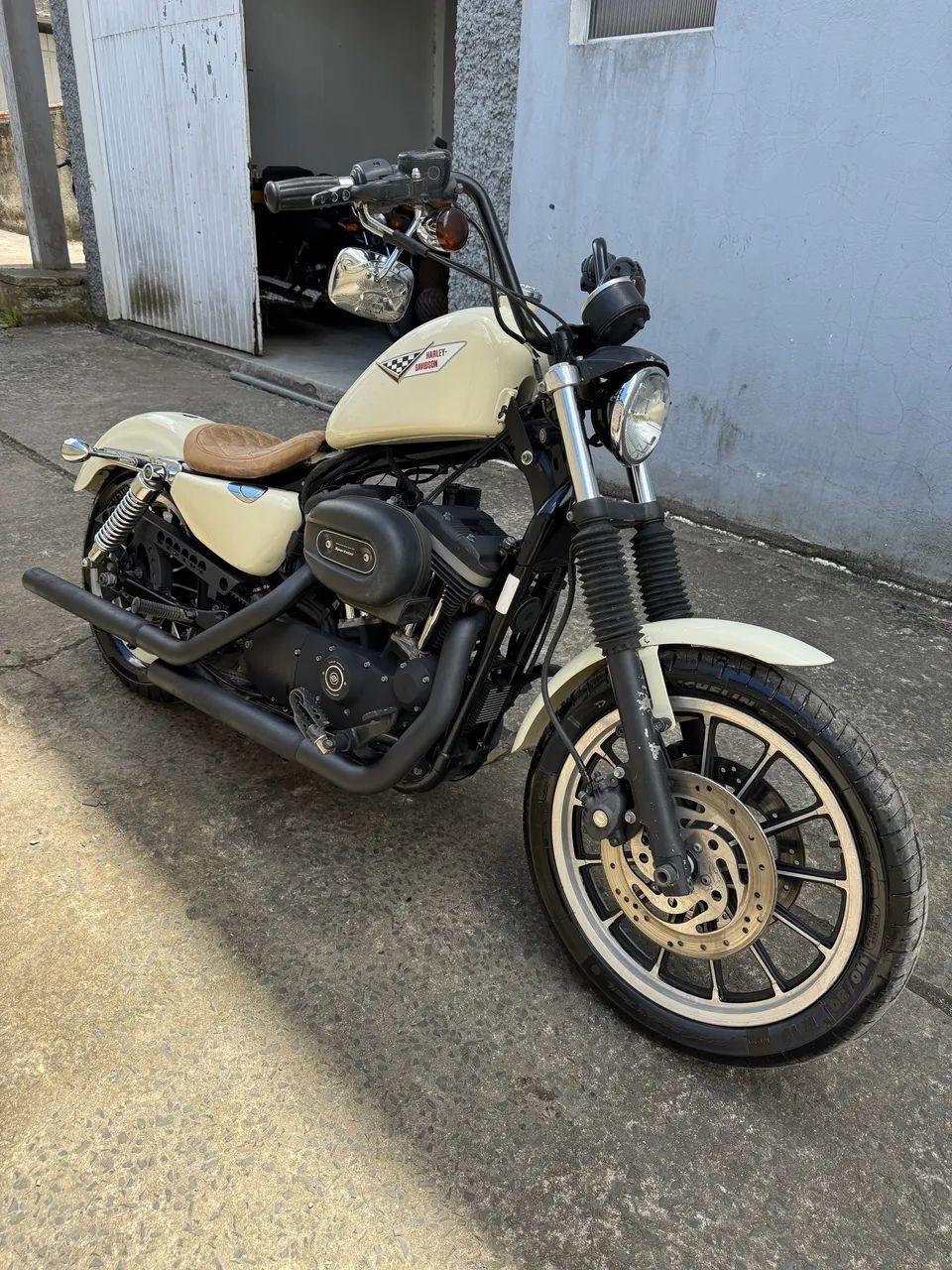 Harley 883r 2010