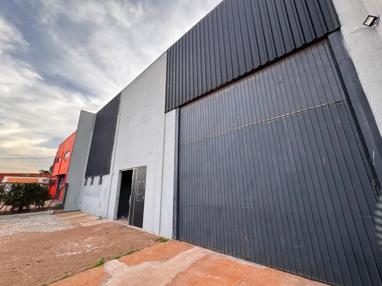 Barracão Comercial Disponível para Locação | PR-317 | 800m² +800m² (fundos) | Maringá-PR - Foto 2