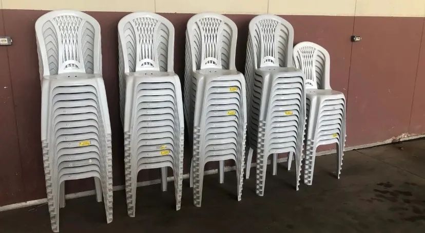 Aluguel de mesas e cadeiras 