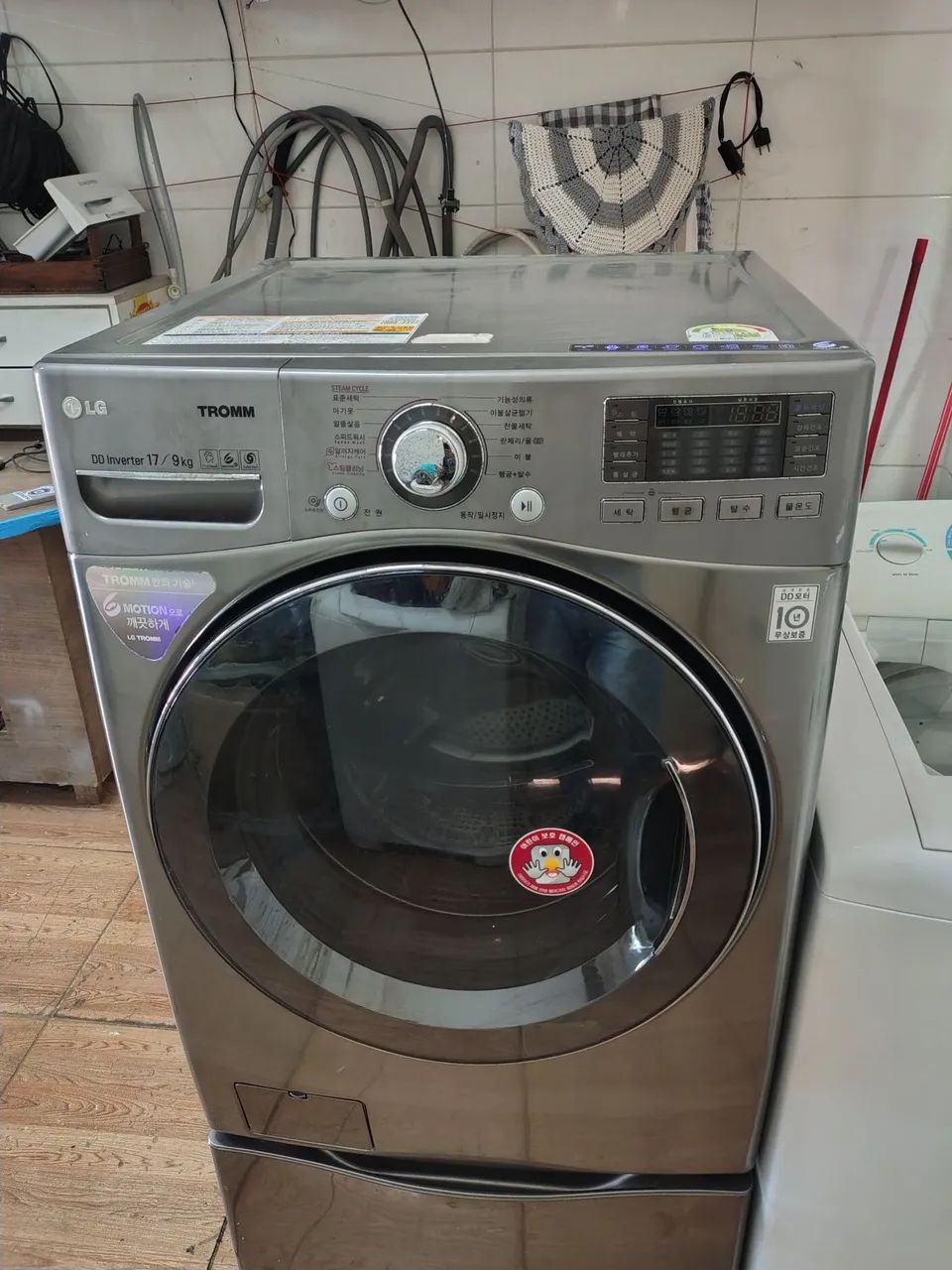 Lava e seca LG 17 kg voltagem 220 - Foto 2