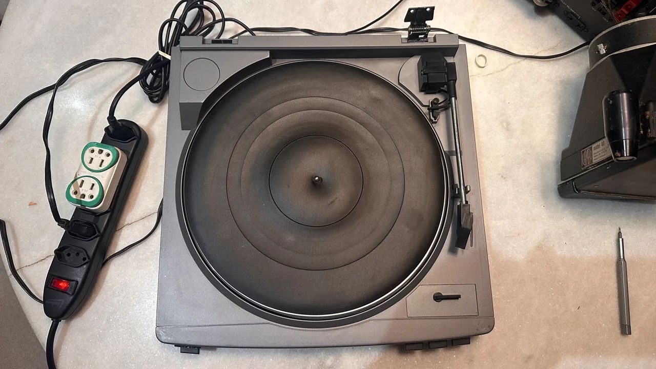 Toca discos AIWA PX-E850LH