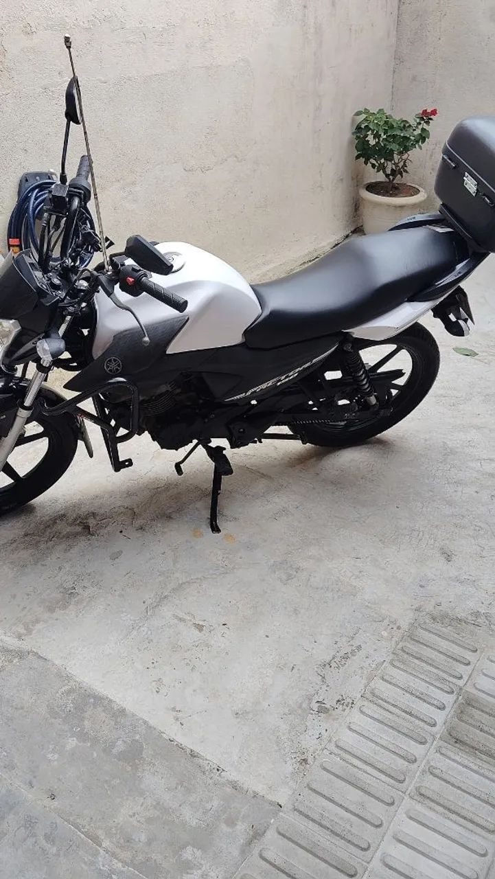 Moto Yamaha factor 150 