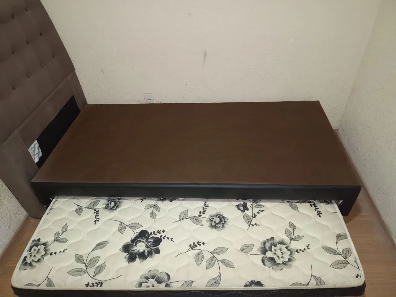 Cama Box Solteiro com Cama Auxiliar 