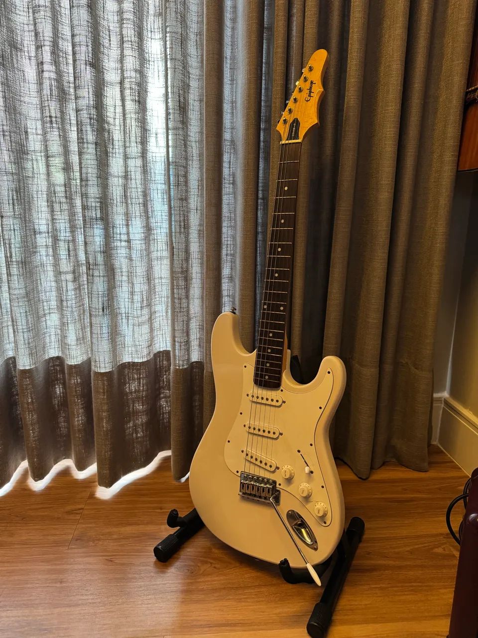 Guitarra epiphone gibson strato