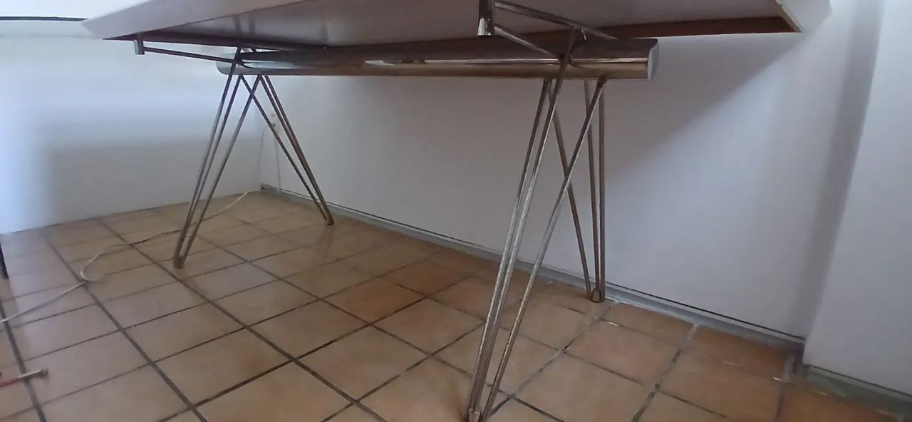 Mesa de inox e tampo de vidro  - Foto 3