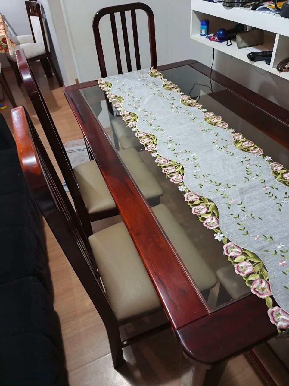 Mesa Madeira com 6 Cadeiras - Foto 3