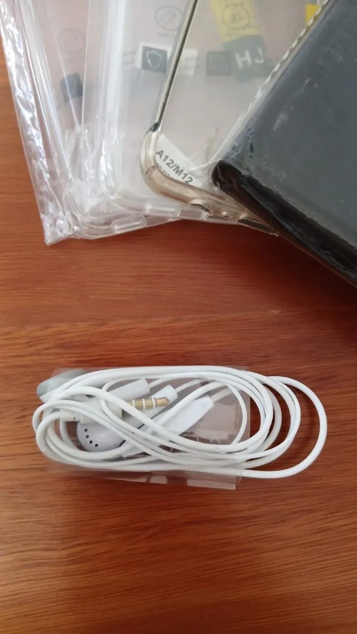 Celular Smarthphone Samsung M12 - Em ótimo estado - Na caixa e com fones - Foto 2