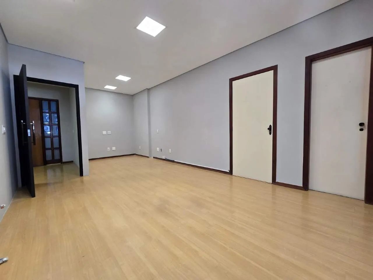 Sala comercial para alugar no Ed. Sibelius - Savassi BH - Foto 4