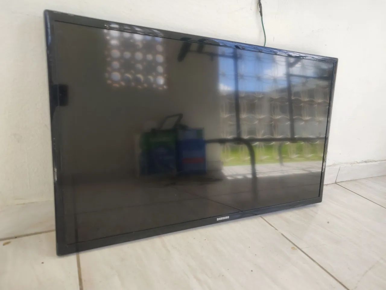 Vendo 2 tvs Samsung retirada de peças  - Foto 3