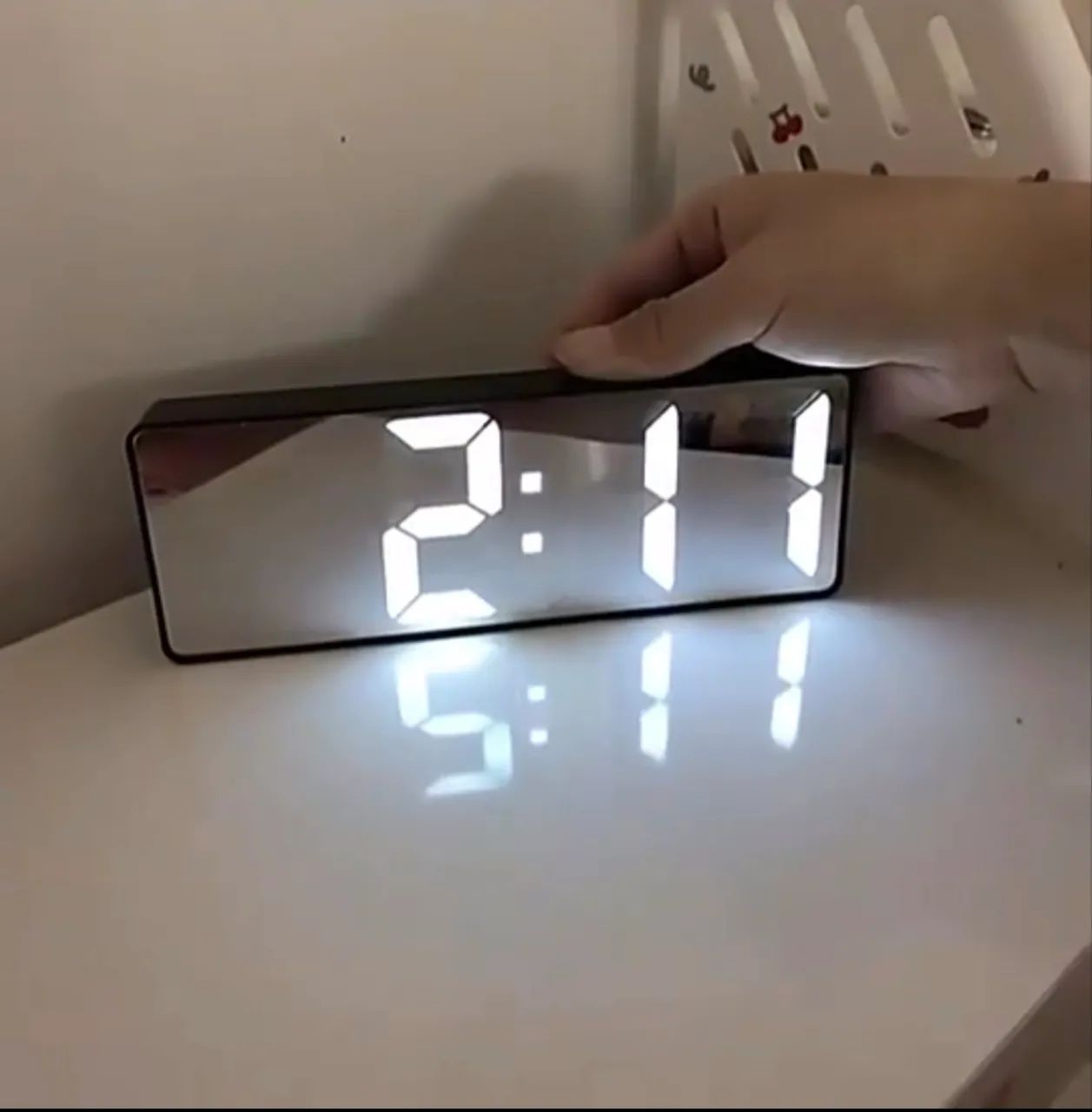 Relógio Digital De Mesa USB E Pilha Com Despertador Data E Temperatura Linha Premium - Foto 5