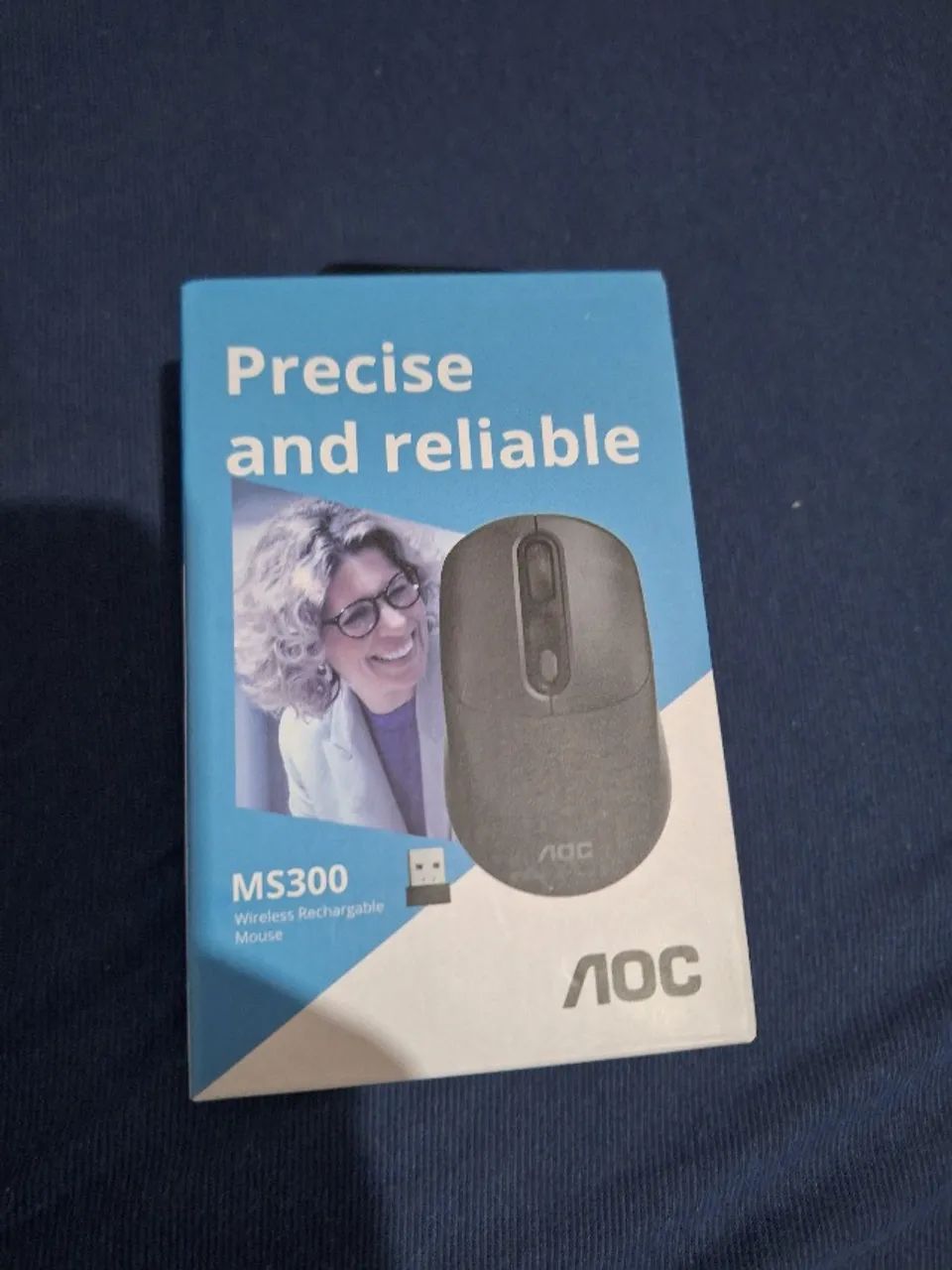 Mouse Sem Fio AOC MS300, 800-1600 DPI, 4 Botões, Design Ergonômico, Preto - MS300 BK