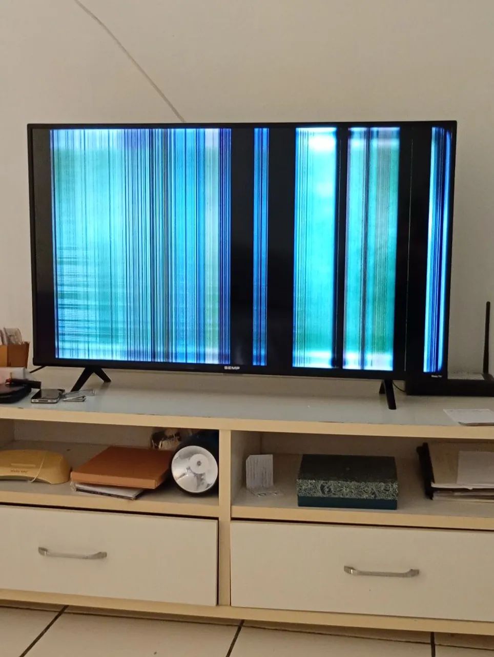 Vendo tv Semp  43 polegadas com defeito  - Foto 3
