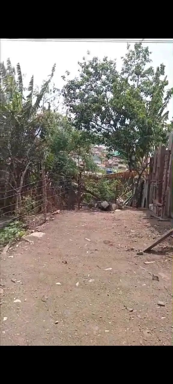 Terrreno plano com água e luz no local  rua asfaltada. - Foto 2