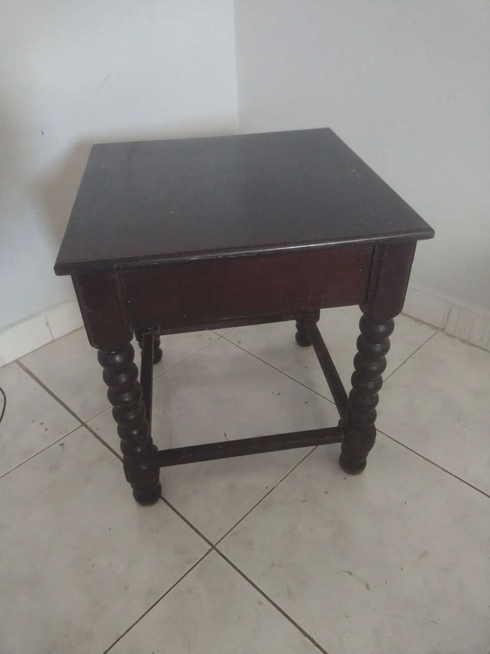 Mesa de cabeceira em madeira maciça  - Foto 4