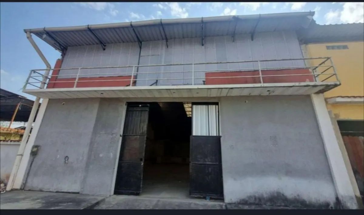 Galpão próximo a Dutra