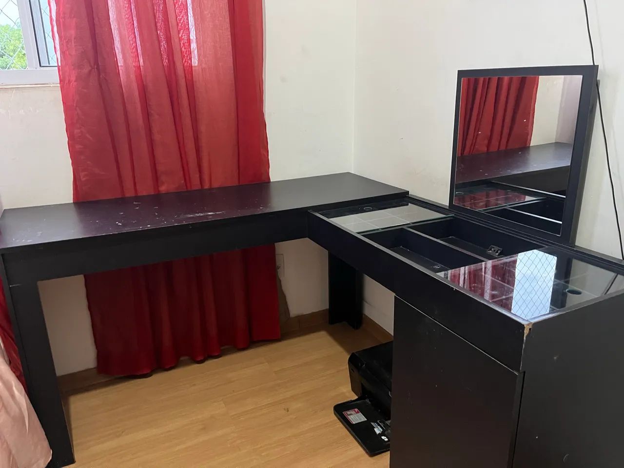 Mesa de escritório/penteadeira em L