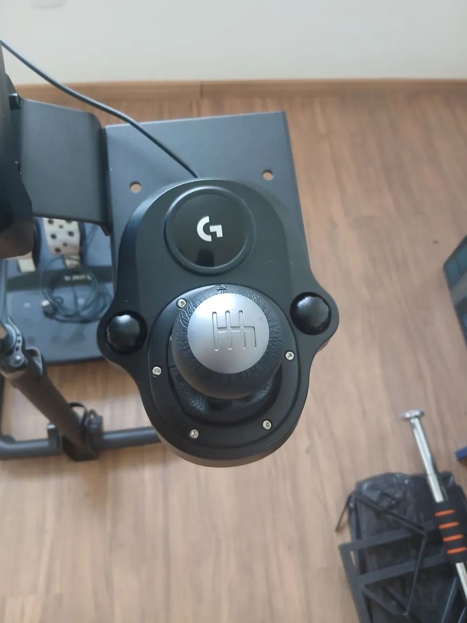 Volante Logitech G920 com câmbio e suporte - Foto 2