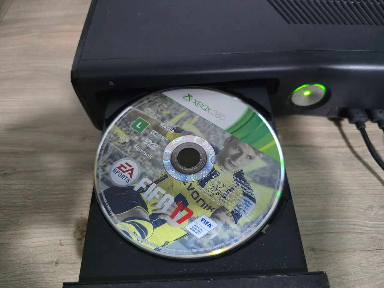 Xbox 360 com FIFA 17 - Foto 5