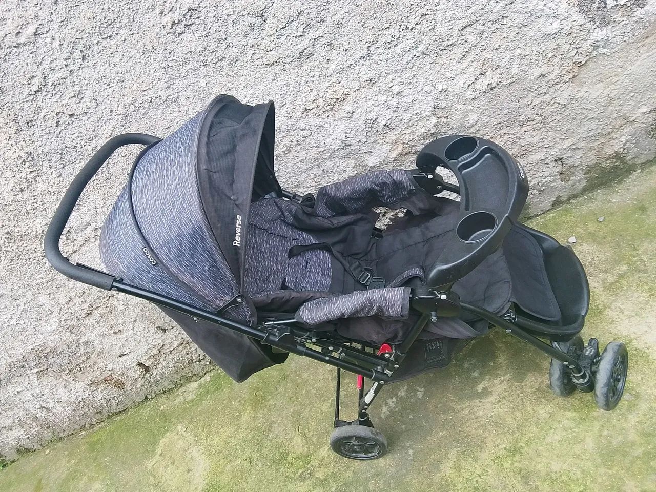Vendo Carrinho com bebê Comforto  400 reais - Foto 3