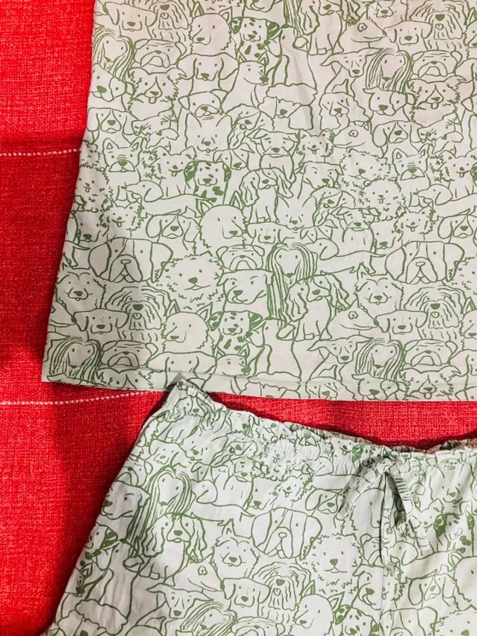 CONJUNTO DE PIJAMA VERDE ESTAMPADO - Foto 2