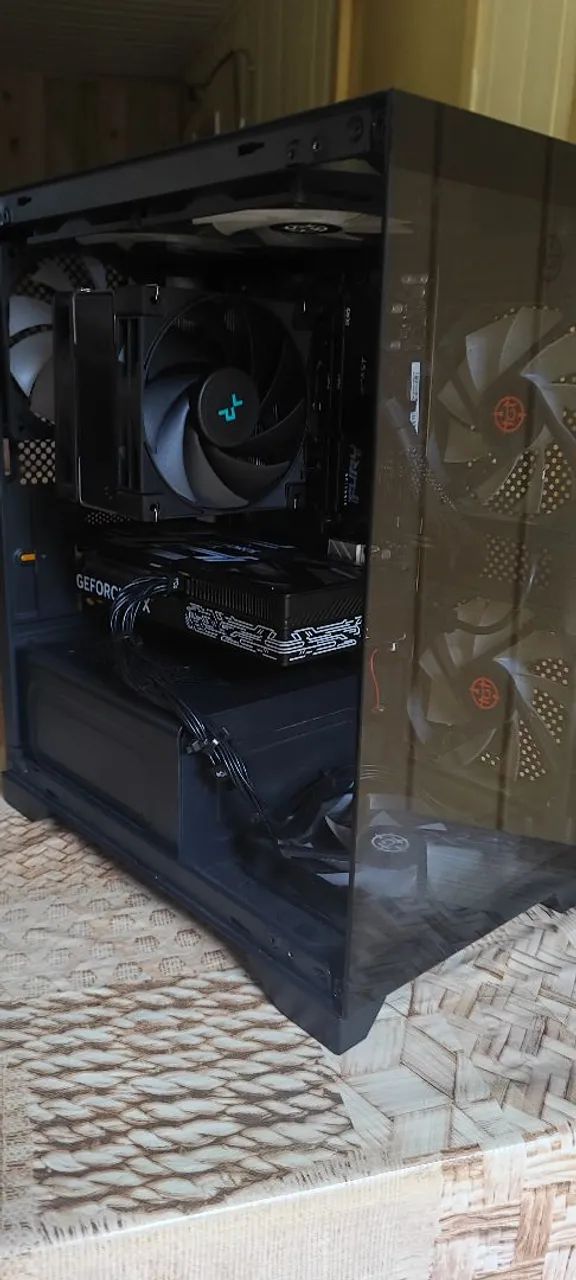 Pc gamer 7800X3D 5060 TI - Foto 3