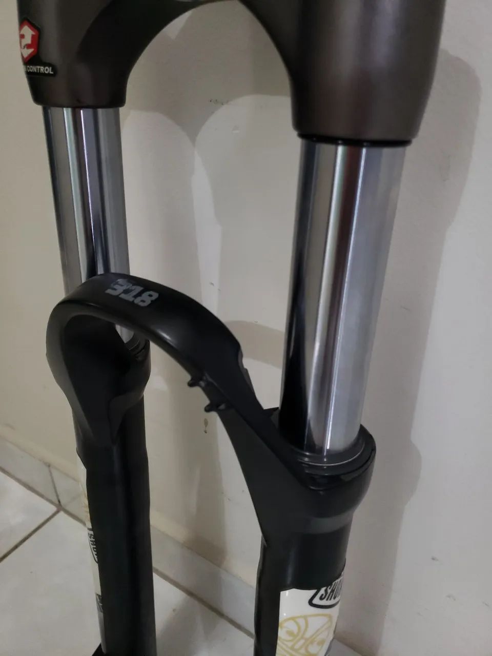 Suspensão Rockshox Domain 318 aro 26 120mm de curso dh dj dirt