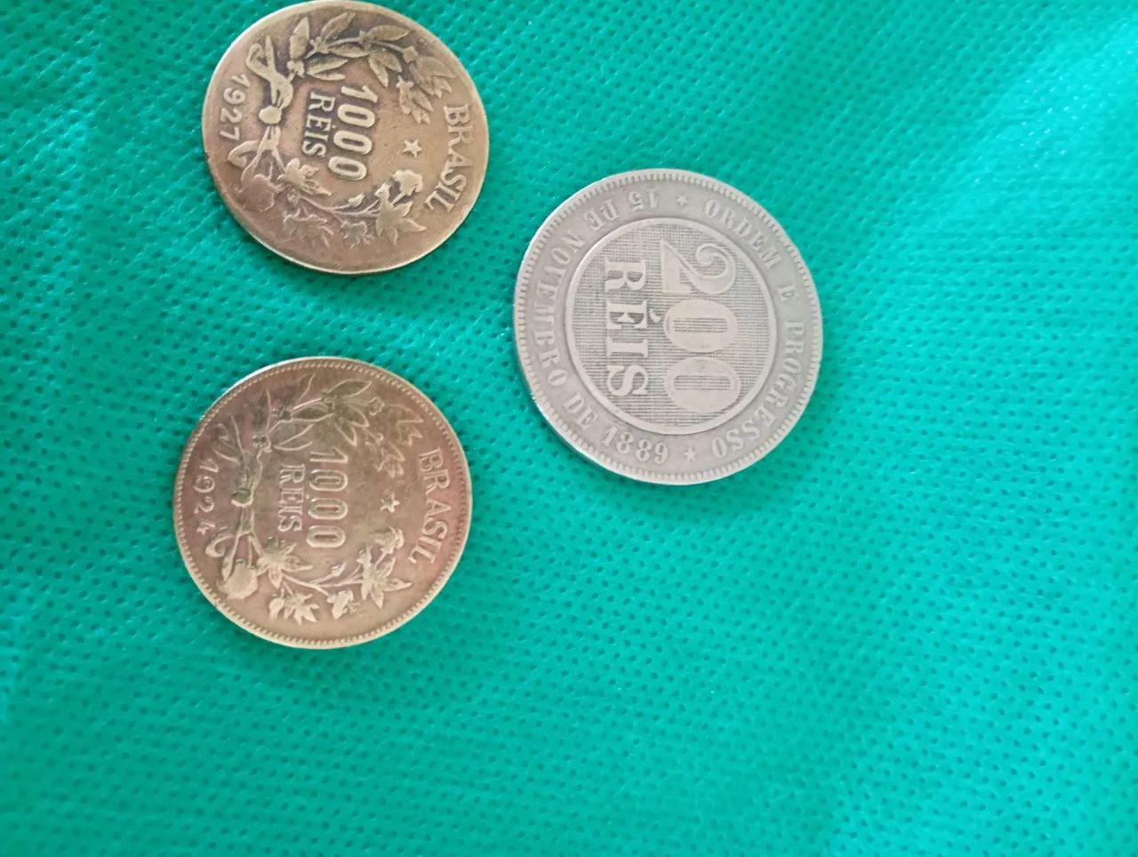TRÊS MOEDAS ANTIGAS 