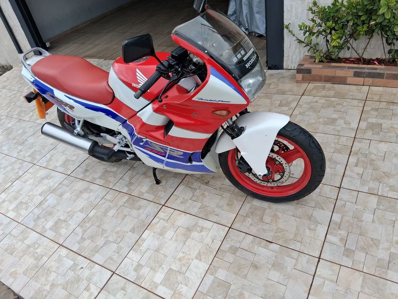 Honda CBR 450 SR  Ano 1992 - Foto 4