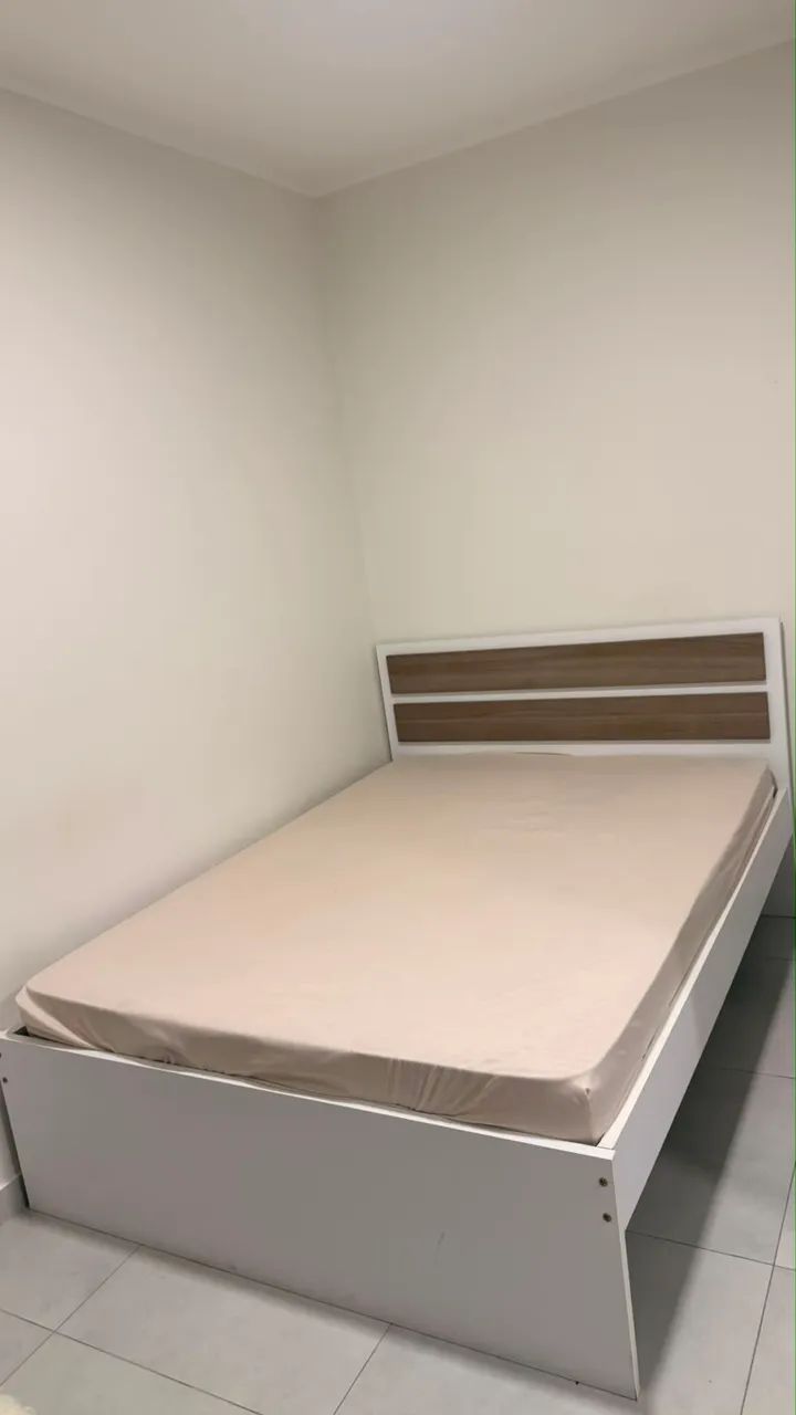Cama de casal com colchão 