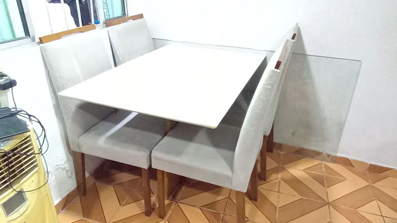 Mesa com 4 cadeiras - Foto 2