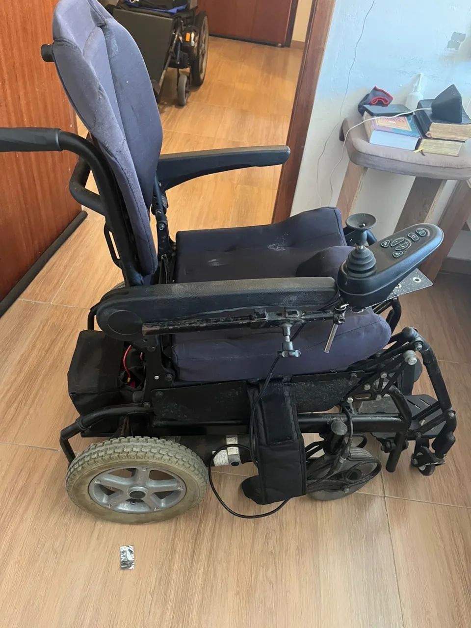 CADEIRA DE RODA COM ELEVAÇÃO  - Foto 3