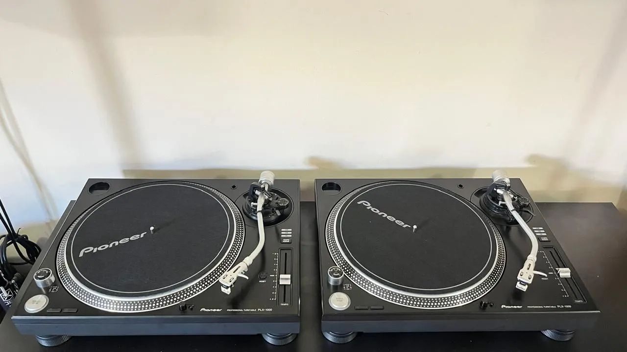 Par de Toca Discos Pioneer PLX 1000 + Agulha Shure N447