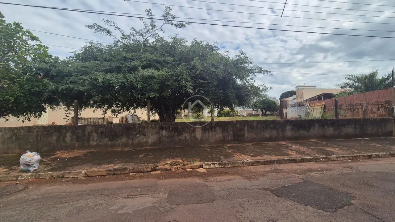 TERRENO EM LOCALIZAÇÃO EXCELENTE - Foto 3