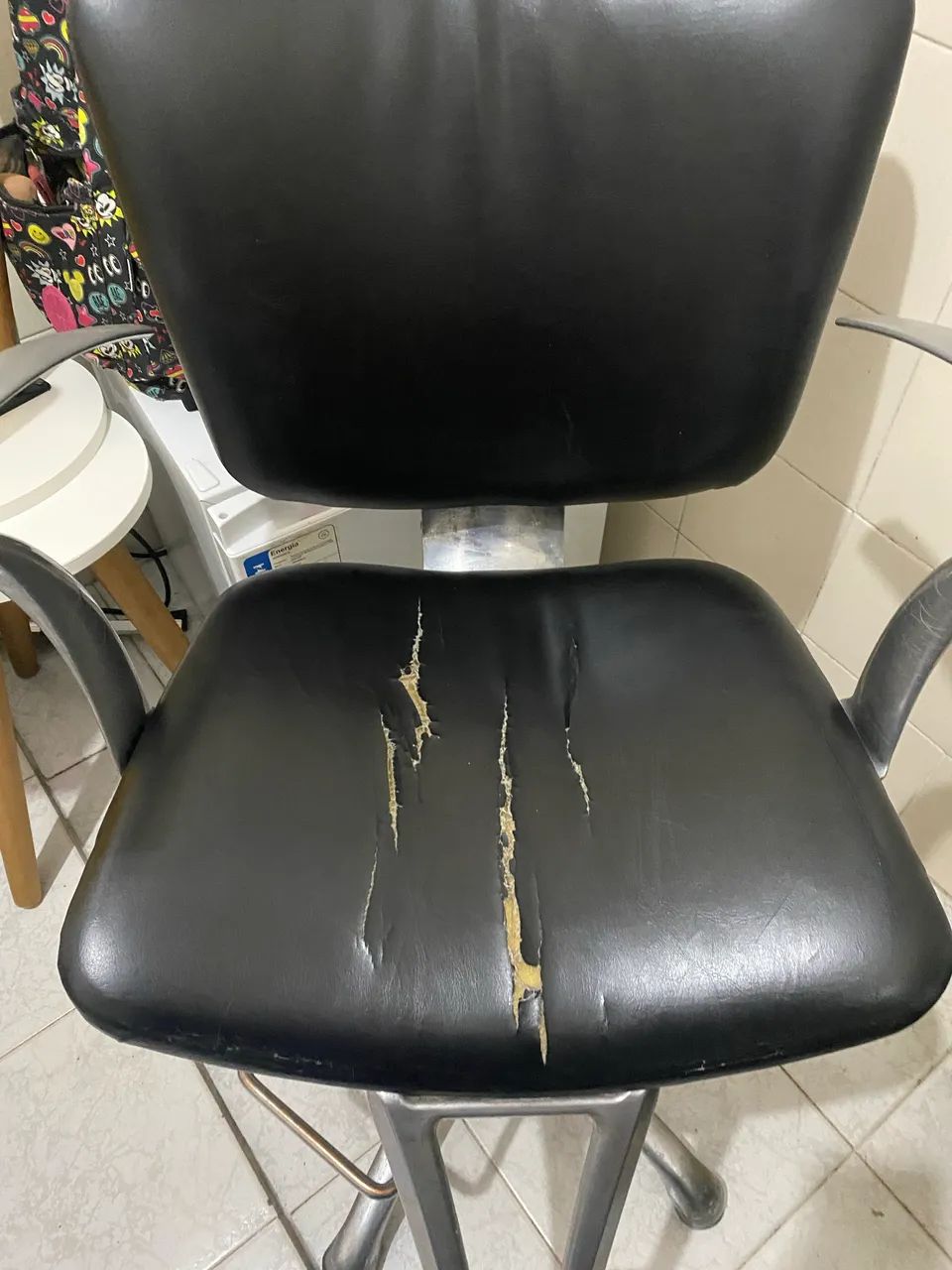 Vendo cadeira de cabeleireiro  - Foto 2
