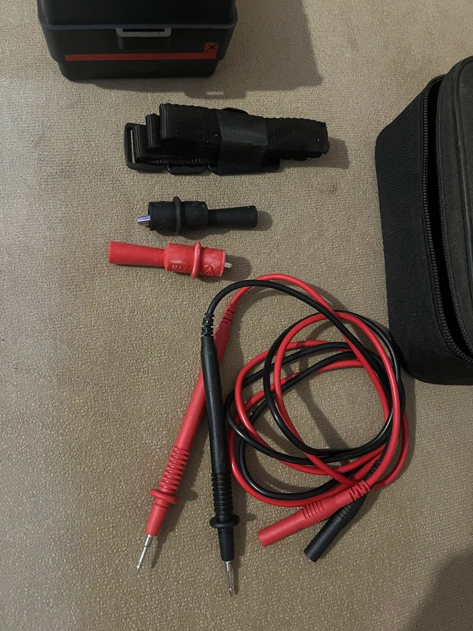 Testador de resistência e isolamento UNI-T  - Foto 4