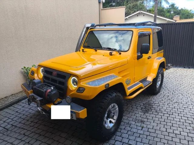 Troller T-4 2013