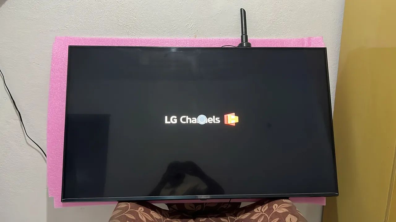 Tv LG 50 polegadas smart com uma linha  inpecetivel - Foto 5