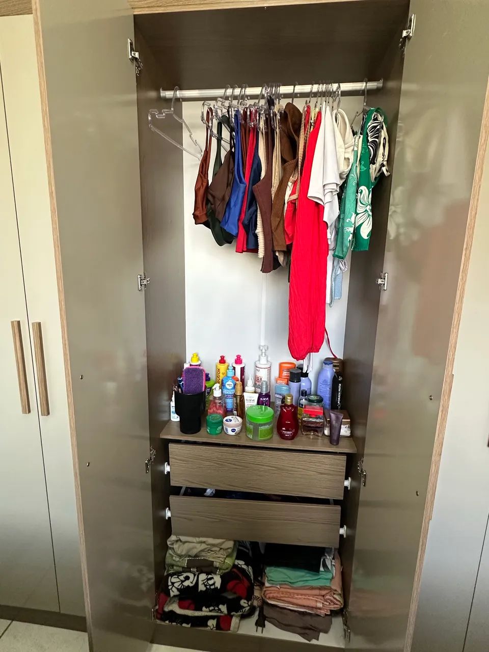 Guarda roupa 6 portas  - Foto 2