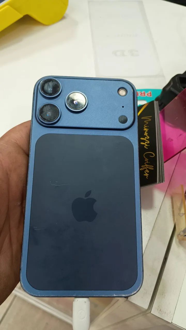 Celular Xr com parte de trás do 17 pro  - Foto 3