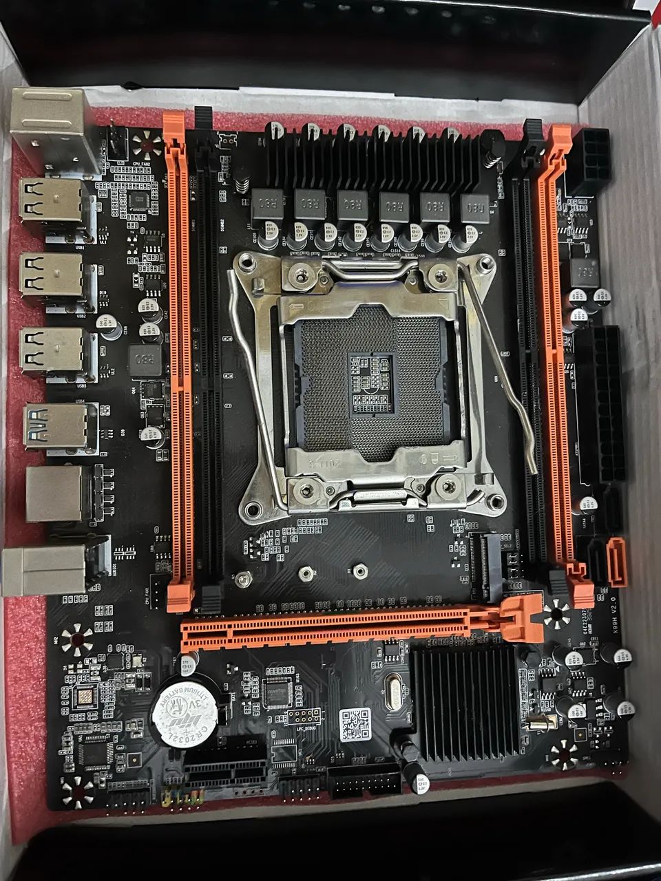 Placa Mãe X99 com processador Xeon 2680 V3 2.5