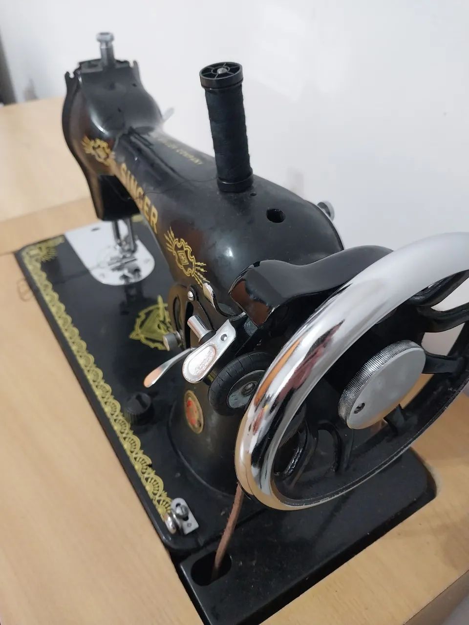 Máquina de Cosstura Singer , antiguidade! - Foto 4