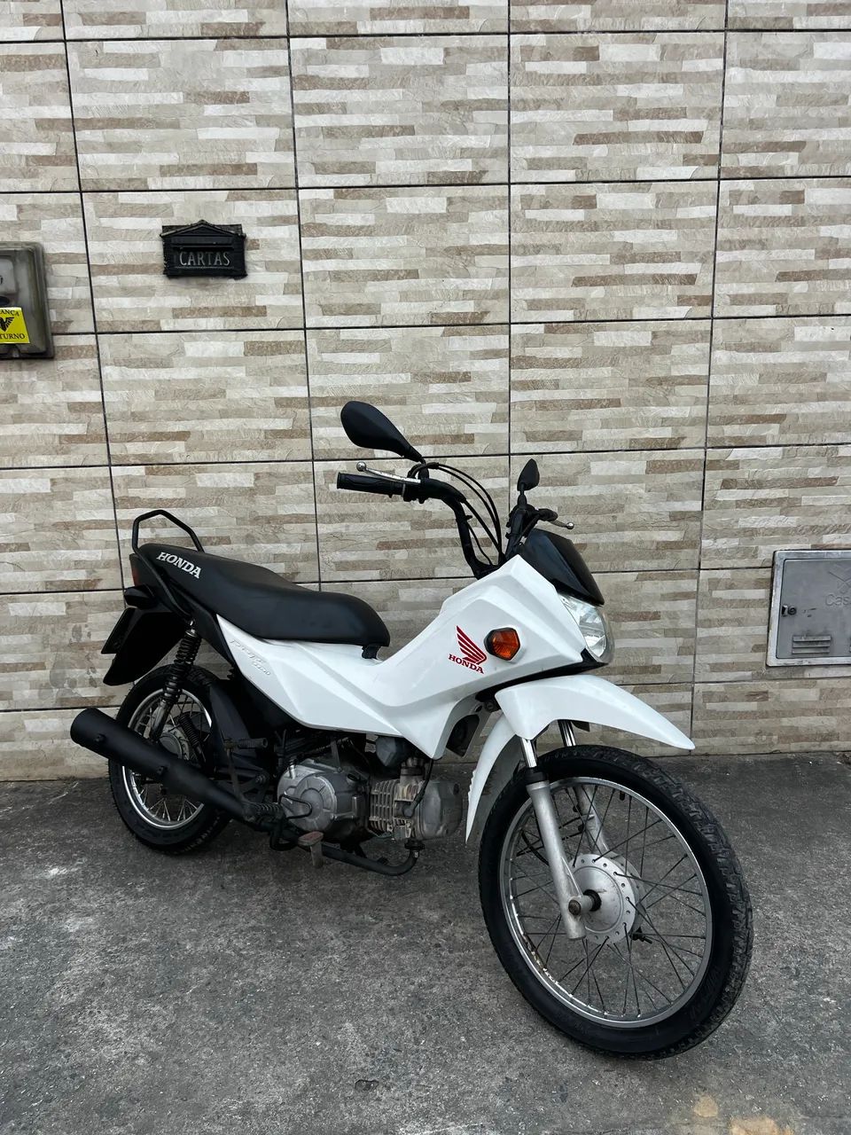 VENDO POP 110I MUITO CONSERVADA 