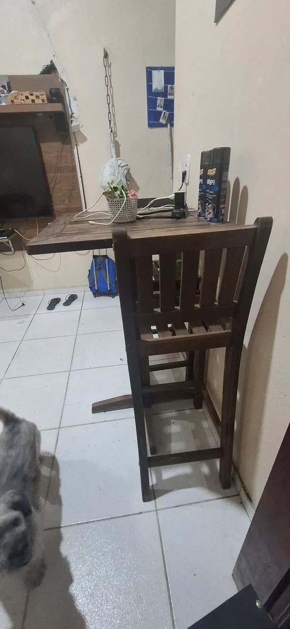 Conjunto bistrô em madeira nobre