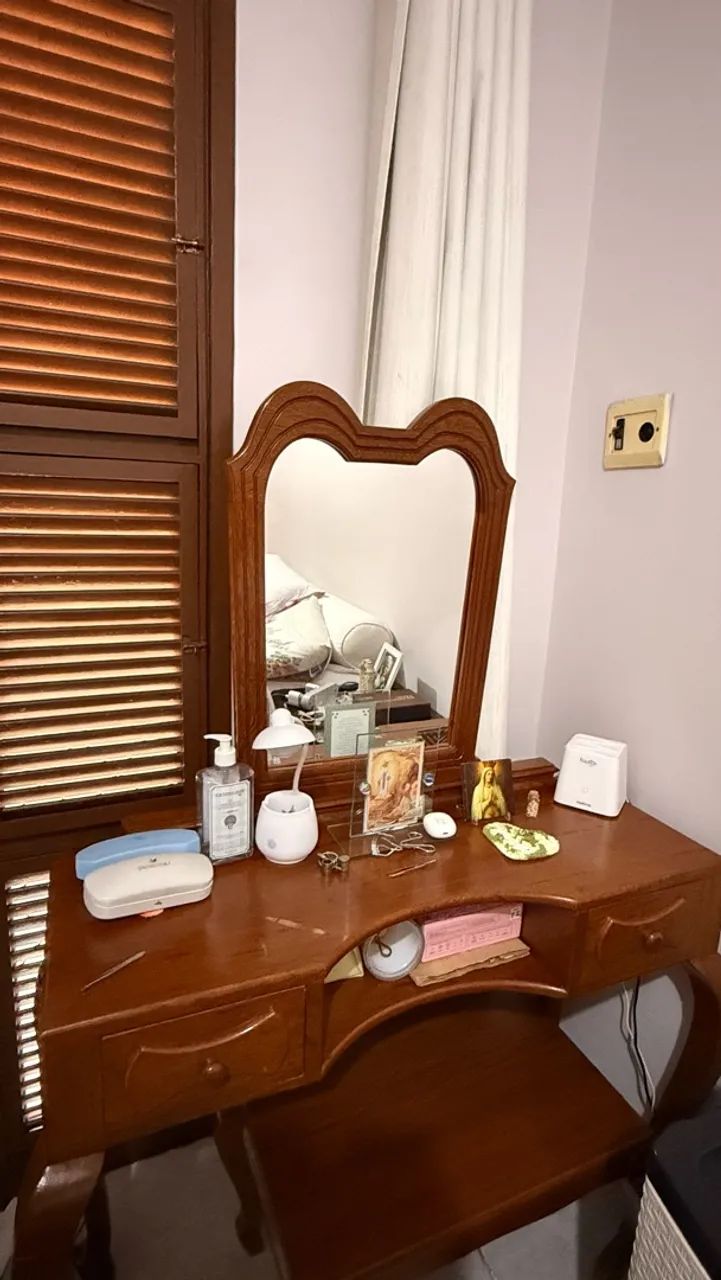 Penteadeira Retrô Clássica em Cedro Maciço com Espelho e Banqueta - Foto 3