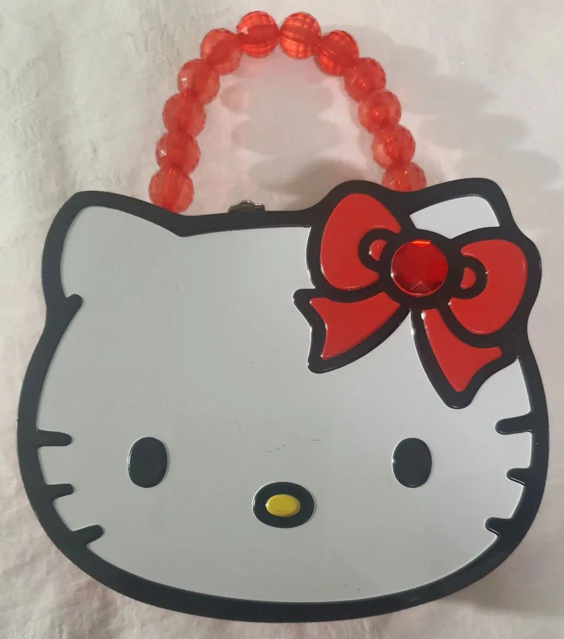 Bolsinha de Lata HELLO KITTY ORIGINAL. VEM COM BRINDE.